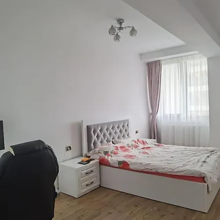 Sensational Flat In Coresi Area Apartman *