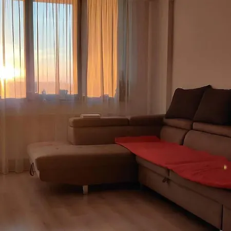 Sensational Flat In Coresi Area Apartman